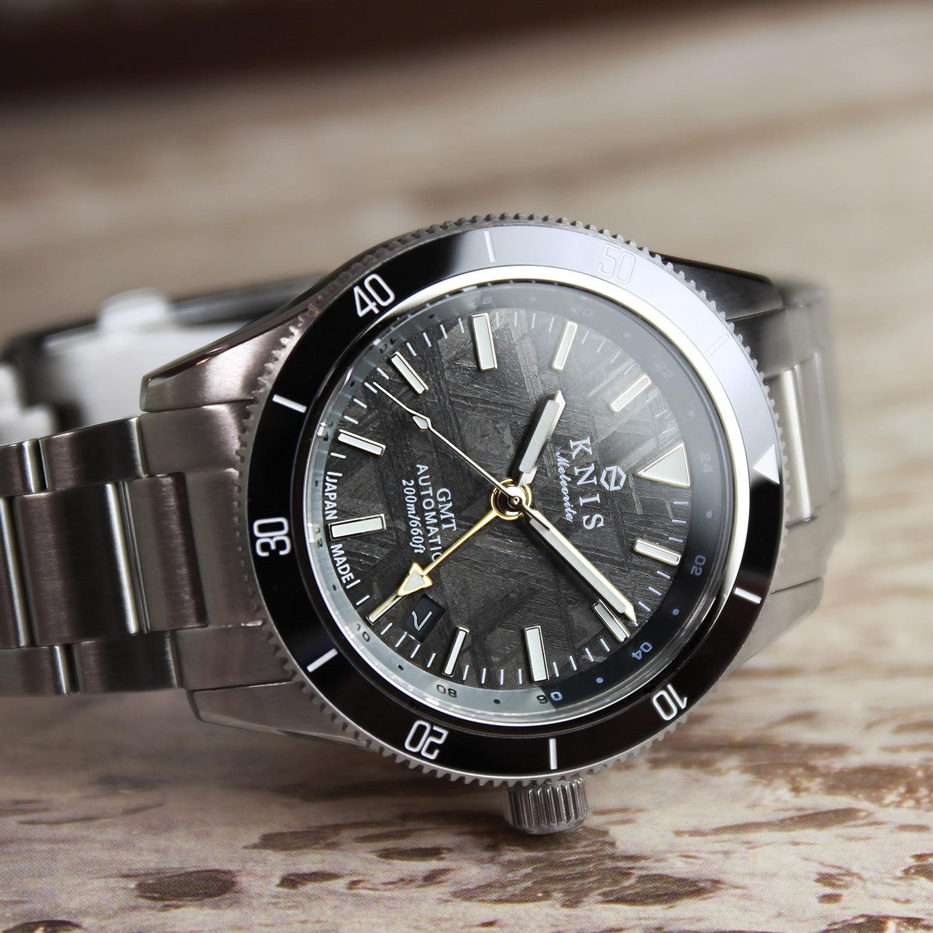 KNIS メテオライト 隕石 GMT ダイバーズ 自動巻き 日本製 ブラック KN007-MT